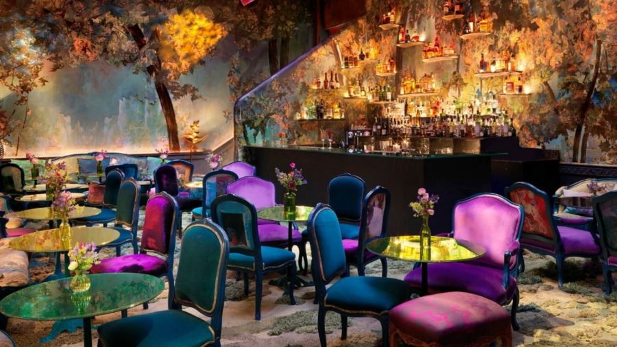 How restaurant seating color psychology can affect customers