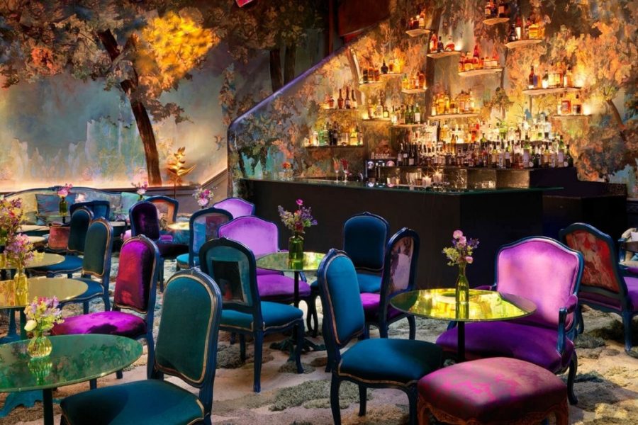 How restaurant seating color psychology can affect customers